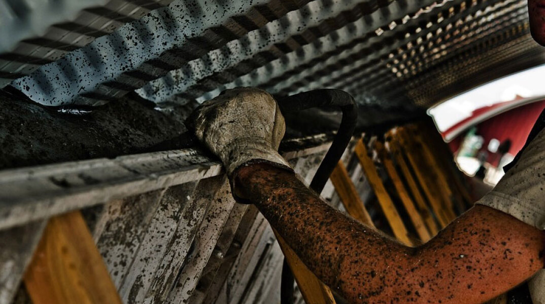 Κρήτη: Διασωληνωμένος στη ΜΕΘ του ΠΑΓΝΗ 21χρονος οικοδόμος που έπεσε από ύψος 3 μέτρων