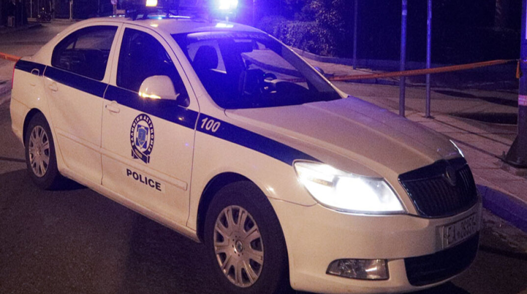 Δολοφονία επιχειρηματία έξω από το σπίτι του στη Βούλα - Τον πυροβόλησαν στο κεφάλι