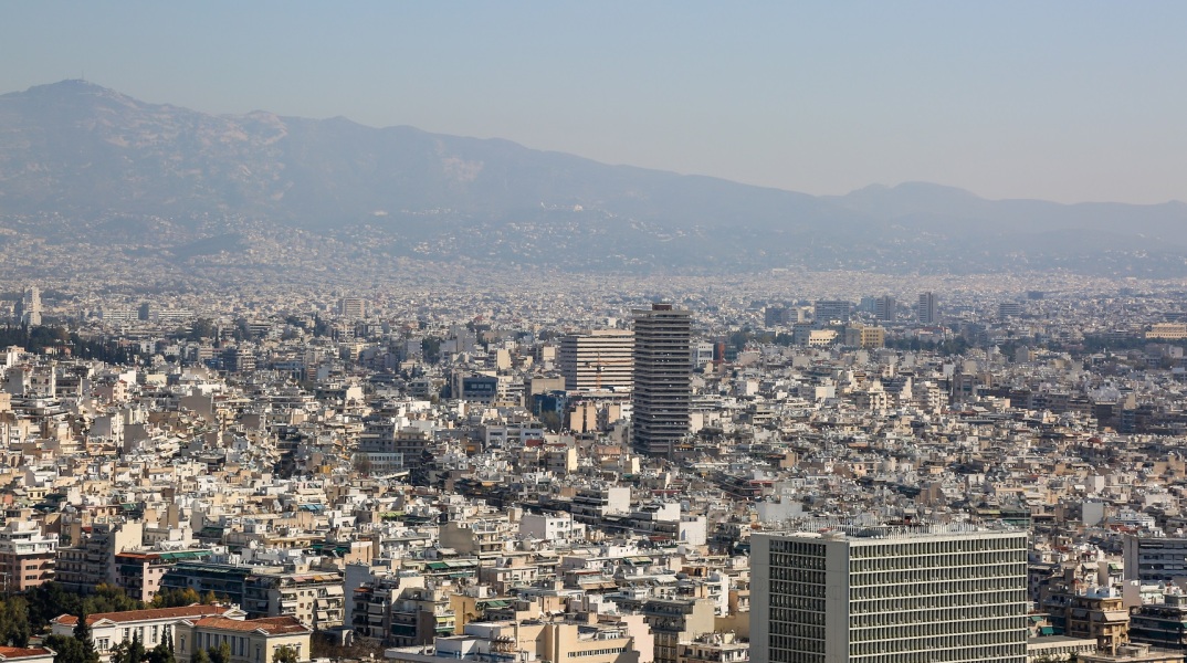 Τις συνέπειες της ατμοσφαιρικής ρύπανσης, η οποία αφαιρεί κάθε χρόνο 8.500 ζωές στην Ελλάδα καταγράφει νέα έρευνα
