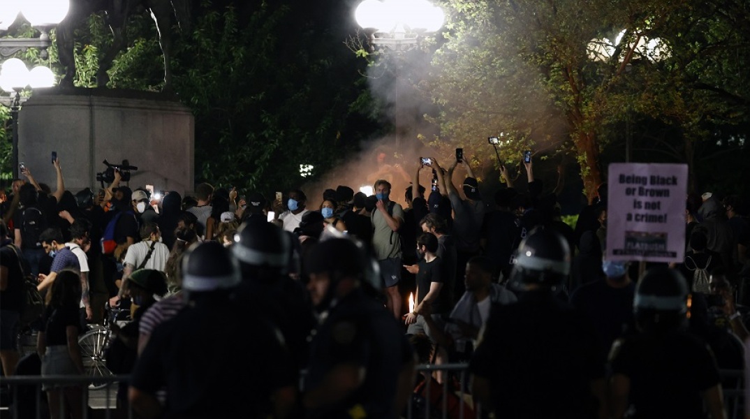 Στα άκρα η σύγκρουση του Ντόναλντ Τραμπ με τις αντιφασιστικές οργανώσεις, όρισε ως τρομοκρατική οργάνωση όλο το ANTIFA κίνημα στην Αμερική