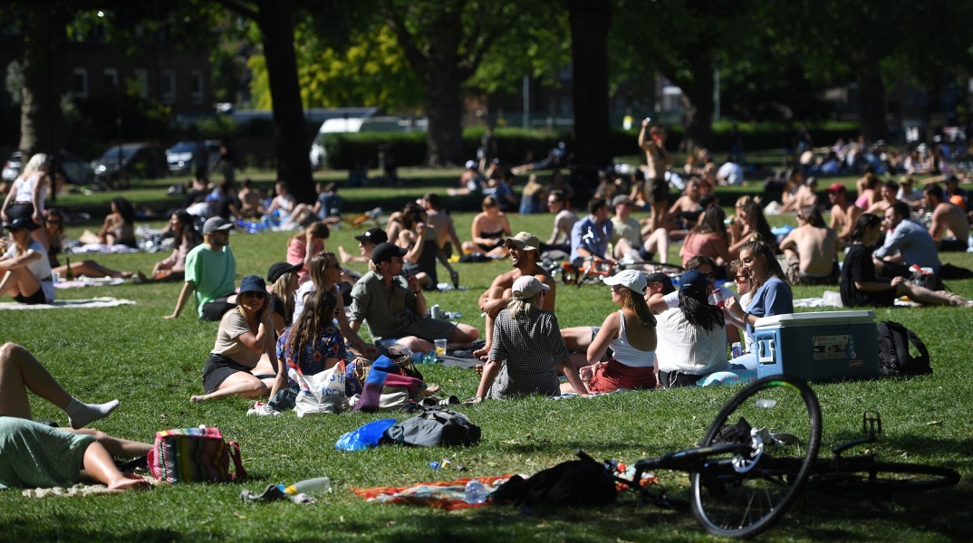 Βγαίνουν από το σπίτι τους, για πρώτη φορά έπειτα από 10 εβδομάδες, 2 εκατομμύρια εξαιρετικά ευάλωτοι Βρετανοί