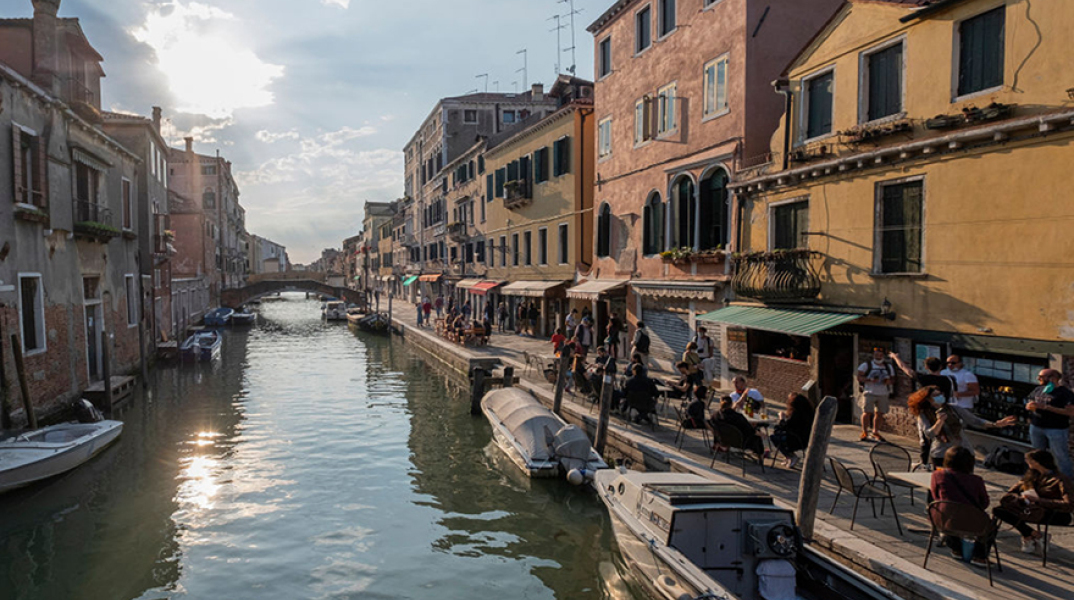 Δύο συγκινητικά βίντεο από τη Βενετία που επιβεβαιώνουν ότι «Όλα Θα Πάνε Καλά» μετά την πανδημία του κορωνοϊού