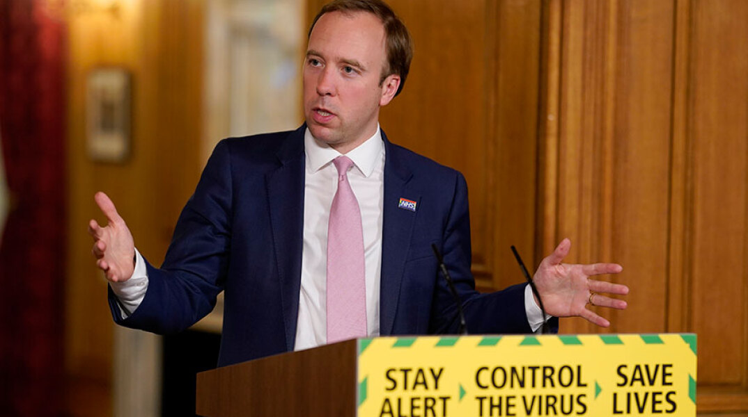 Στη Μεγάλη Βρετανία ανακοινώθηκαν 111 θάνατοι από κορωνοϊό το τελευταίο 24ωρο και ο υπουργός Υγείας Ματ Χάνκοκ δηλώνει: «Κερδίζουμε τη μάχη με τον κορωνοϊό»