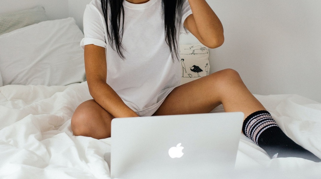 Η καραντίνα σκοτώνει το online φλερτ στην Ελλάδα