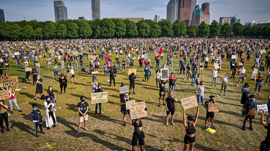 Ειρηνική διαδήλωση στη Χάγη για τη δολοφονία του μαύρου Αμερικανού Τζορτζ Φλόιντ