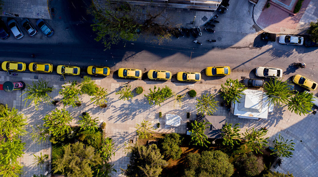 Ταξί σε πιάτσα 