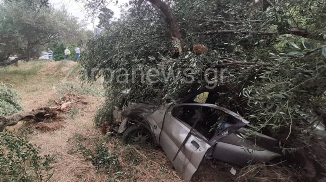 Κρήτη: Αυτοκίνητο «καρφώθηκε» στις ελιές - Στο νοσοκομείο ο οδηγός με πολλαπλά τραύματα