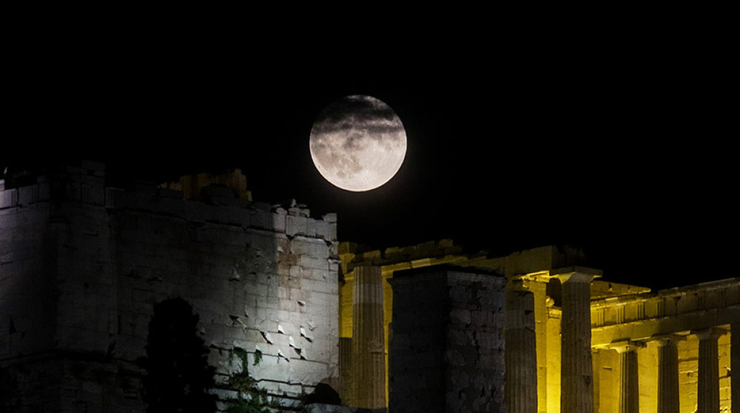 ΠΑΝΣΕΛΗΝΟΣ ΑΠΟ ΤΟΝ ΛΟΦΟ ΤΟΥ ΦΙΛΟΠΑΠΠΟΥ ΣΤΗΝ ΑΘΗΝΑ  