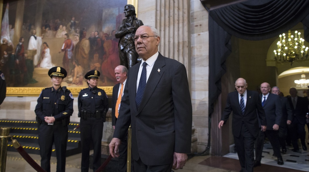 Υπέρ του υποψήφιου των Δημοκρατικών τάχθηκε με δηλώσεις του ο Ρεπουμπλικανός πρώην υπουργός Εξωτερικών των ΗΠΑ, Κόλιν Πάουελ