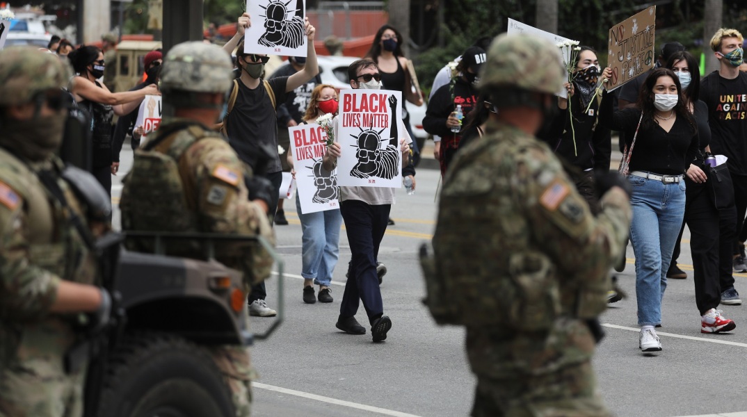 ΗΠΑ: Ο Τραμπ ήθελε να αναπτυχθούν στην Ουάσιγκτον 10.000 στρατιώτες, για να σταματήσουν οι ταραχές με αφορμή τη δολοφονία του Τζορτζ Φλόιντ από αστυνομικούς στη Μινεάπολη 