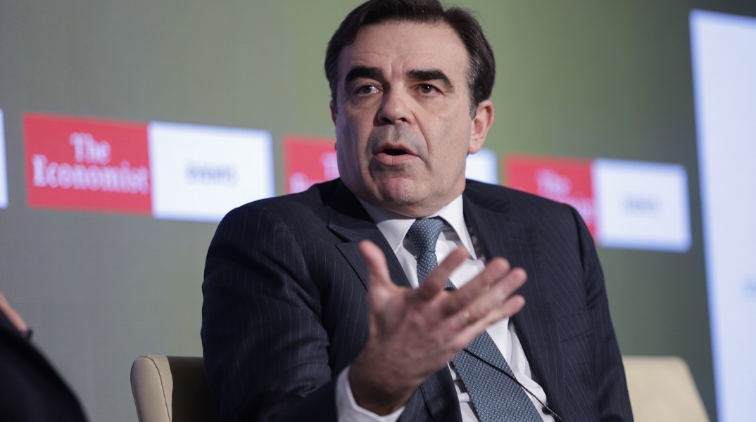 «Τα κράτη της πρώτης υποδοχής δεν μπορεί να αναλαμβάνουν όλα τα βάρη», δήλωσε ο αντιπρόεδρος της Ευρωπαϊκής Επιτροπής Μαργαρίτης Σχοινάς