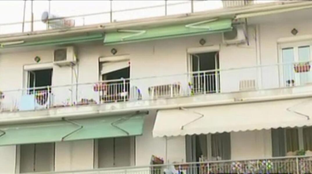 Ηλικιωμένη στη Θεσσαλονίκη ανασύρθηκε νεκρή έπειτα από φωτιά στο σπίτι της