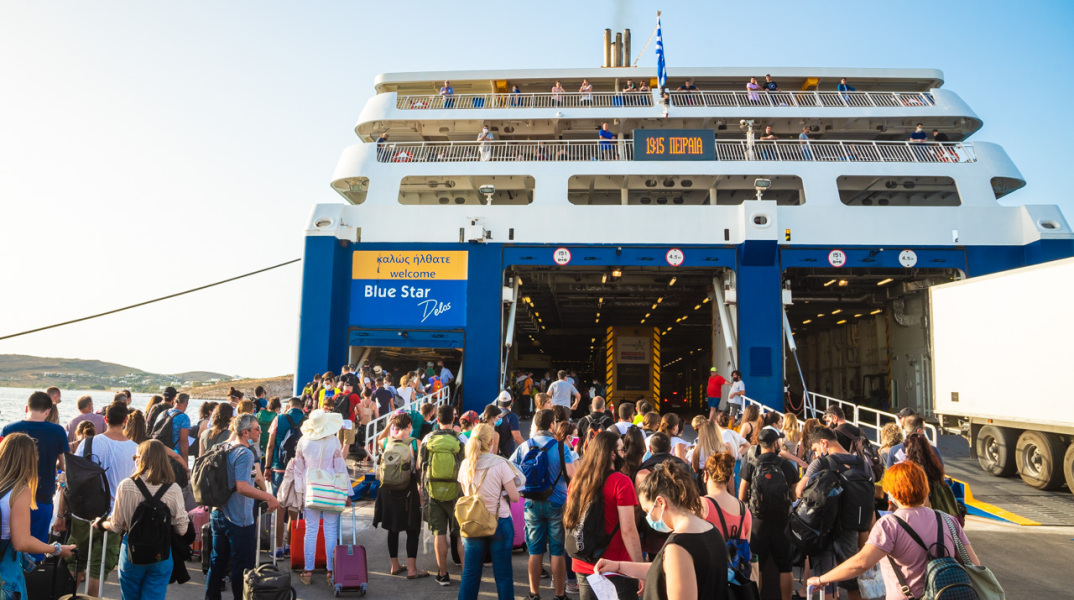 © Θανάσης Καρατζάς