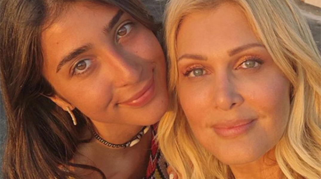 Χριστιάνα Μπέτα - Νατάσα Θεοδωρίδου