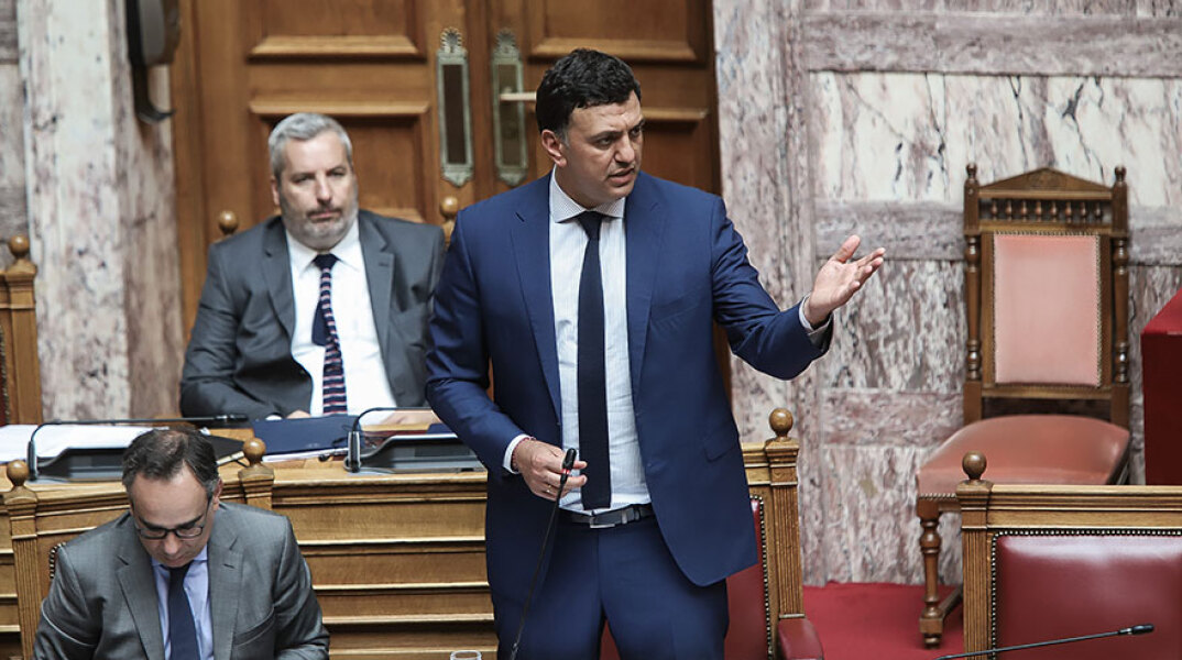 Ο υπουργός Υγείας Βασίλης Κικίλιας στη Βουλή