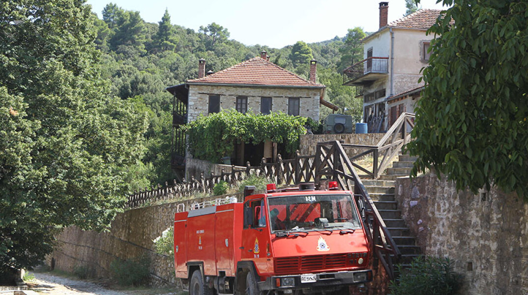 Πυρκαγιά στο Άγιο Όρος - Η μονή Χιλανδαρίου