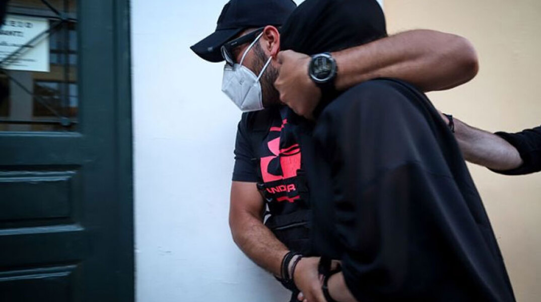 Επίθεση με βιτριόλι: Η 35χρονη είχε εμμονή και με μια μελαχρινή γυναίκα