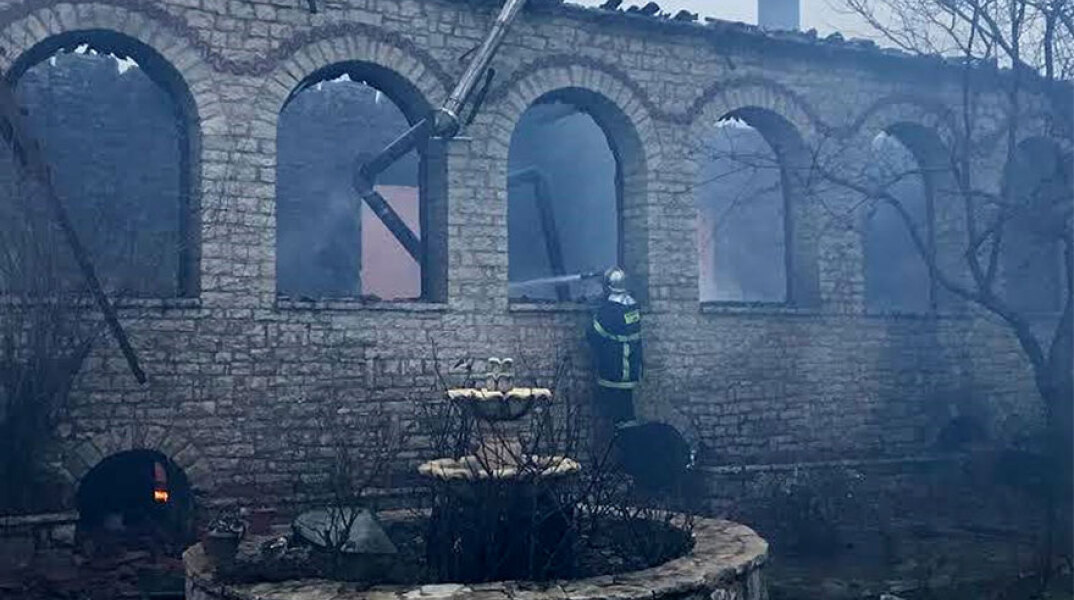 Φωτιά στο Μοναστήρι της Βαρνάκοβας