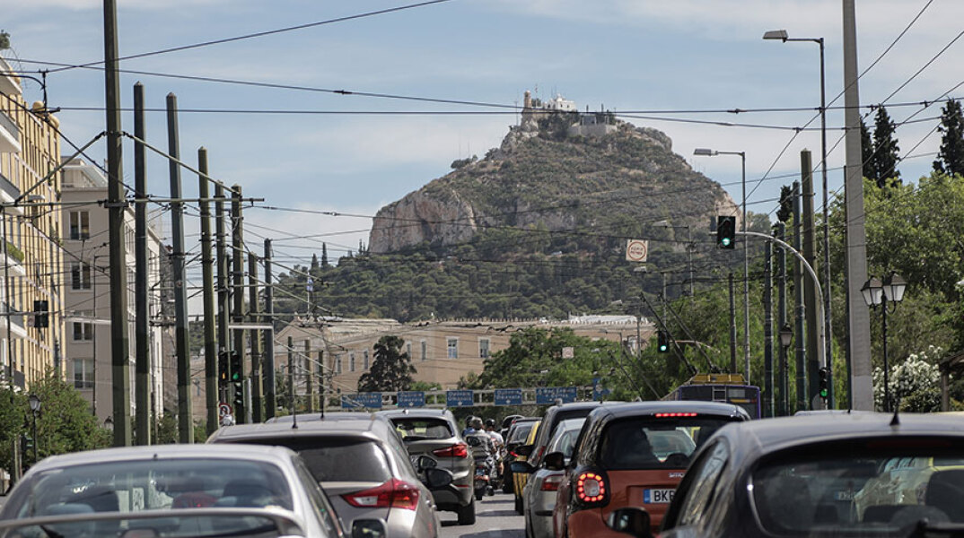 Αυξημένη η κίνηση στους δρόμους της Αθήνας 