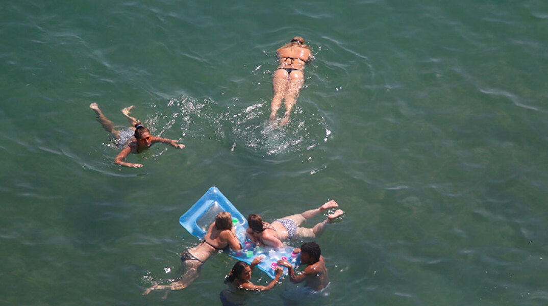 Στους 250.000 υπολογίζονται οι δικαιούχοι από το πρόγραμμα «Τουρισμός για Όλους» - Πότε ξεκινούν