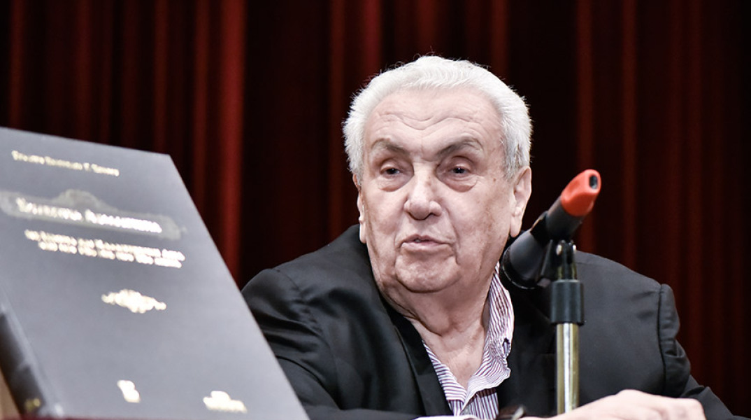 Δημήτρης Κοντομηνάς