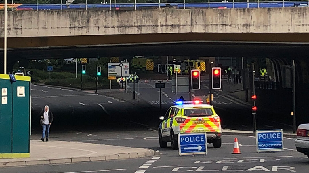 Επίθεση με μαχαίρι στη Ρέντινγκ της Νότιας Αγγλίας μετά από αντιρατσιστική διαδήλωση