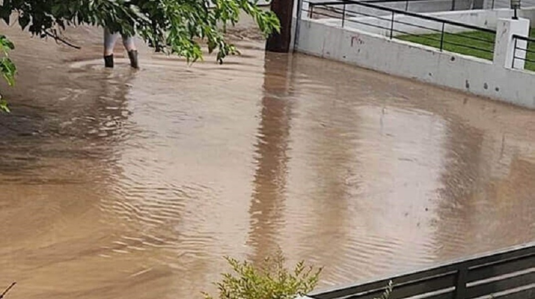 Υπερχείλισε το ποτάμι στην κοιλάδα των Αγ. Αναργύρων στις Σέρρες