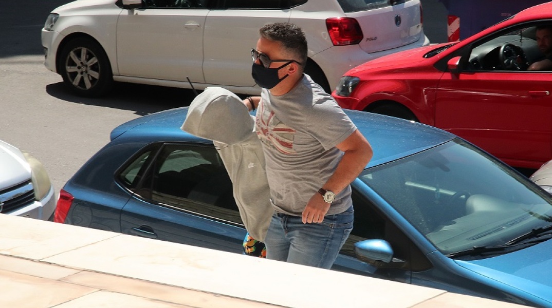 ΣΤΟΝ ΑΝΑΚΡΙΤΗ ΟΔΗΓΗΘΗΚΕ Η 33ΧΡΟΝΗ ΠΟΥ ΚΑΤΗΓΟΡΕΙΤΑΙ ΓΙΑ ΤΗΝ ΑΠΑΓΩΓΗ ΤΗΣ 10ΧΡΟΝΗΣ