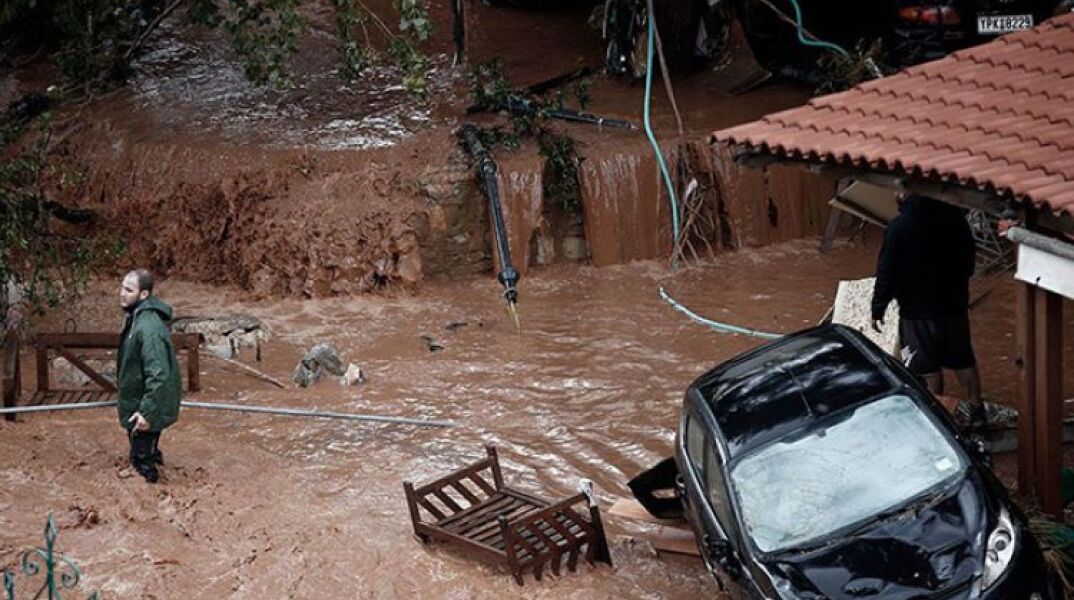 Φονική πλημμύρα στην Μάνδρα τον Νοέμβριο του 2017