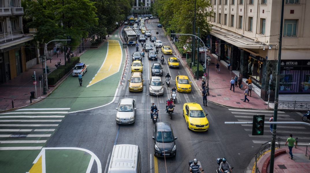 Ο Μεγάλος Περίπατος της Αθήνας στην οδό Πανεπιστημίου 