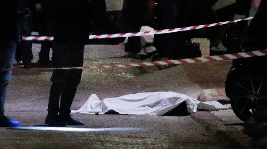 Δολοφονία Γιάννη Μακρή έξω από το σπίτι του στο Πανόραμα Βούλας 