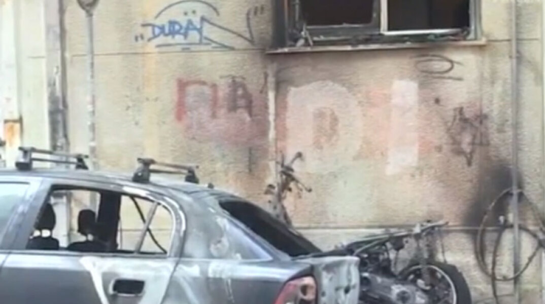 Εμπρησμός οχημάτων στην περιοχή της Κολιάτσου