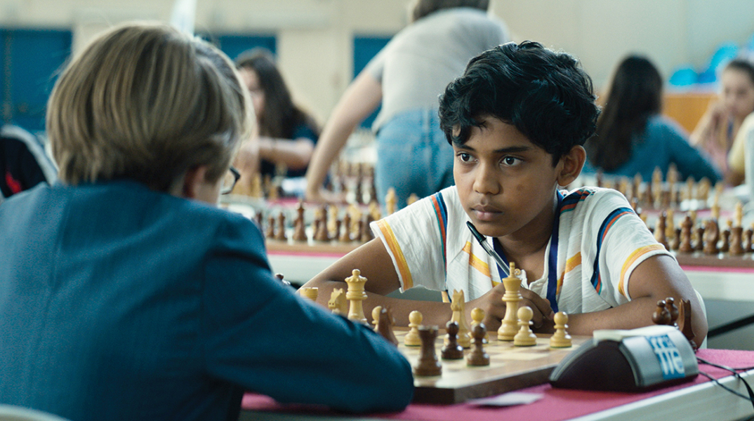 «Ρουά Ματ (Fahim)» των Πιερ-Φρανσούα & Μαρτίν-Λαβάλ με τους Ζεράρ Ντεπαρντιέ, Ασάντ Αχμέντ, Ιζαμπέλ Ναντί, Φαχίμ Μοχάμαντ