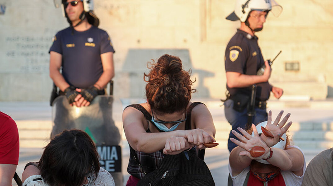 Εκπαιδευτικοί στο Σύνταγμα