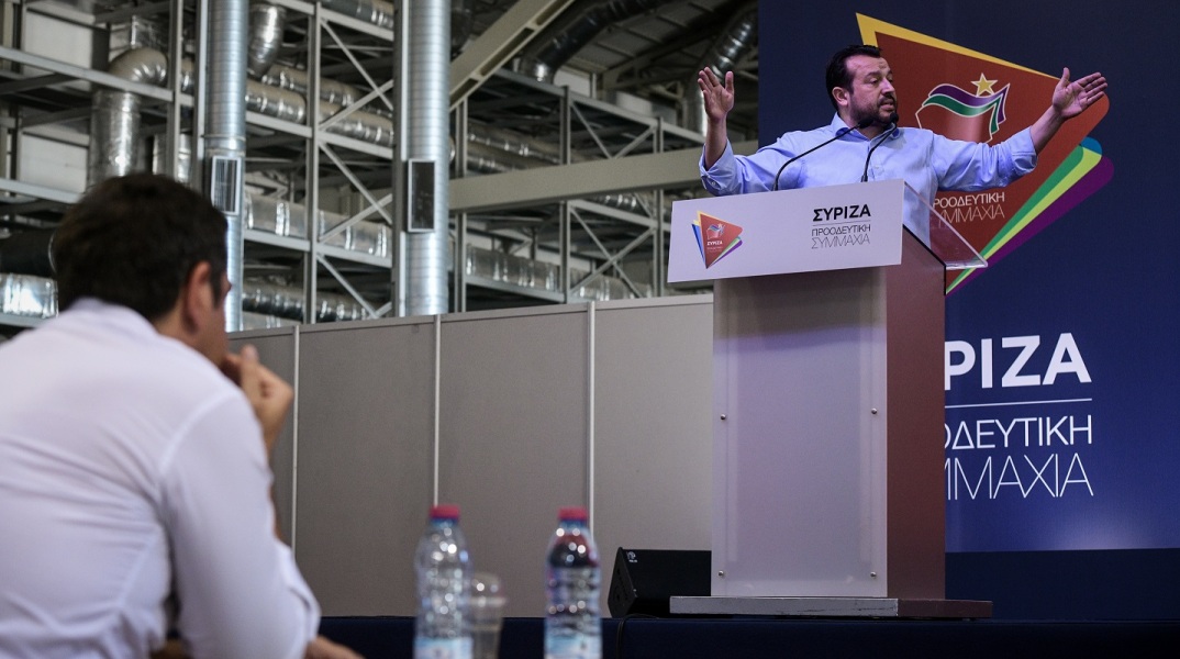 Αλέξης Τσίπρας και Νίκος Παππάς στν συνεδρίση της Κεντρικής Επιτροπής Ανασυγκρότησης του ΣΥΡΙΖΑ