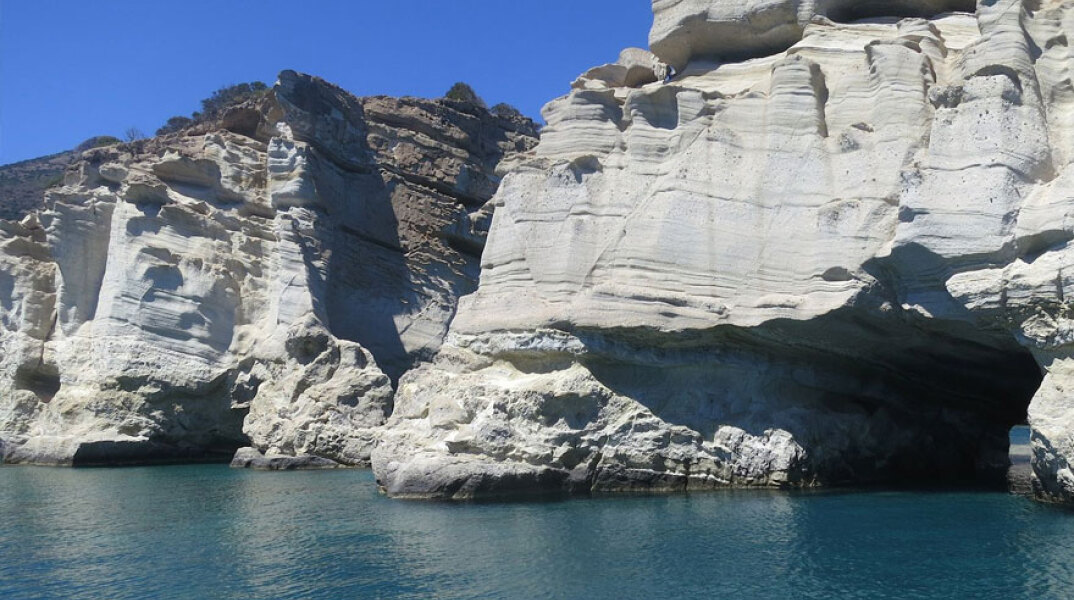 Το Κλέφτικο της Μήλου, η δεύτερη ωραιότερη παραλία στην Ευρώπη