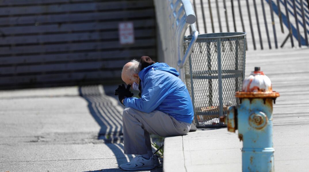 Η πανδημία του κορωνοϊού τριπλασίασε τους συνολικούς νεκρούς στη Νέα Υόρκη