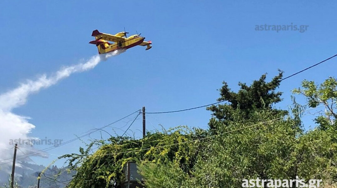 Πυρκαγιά στη Χίο: Οι πυροσβέστες έσωσαν σπίτια σε δύο οικισμούς