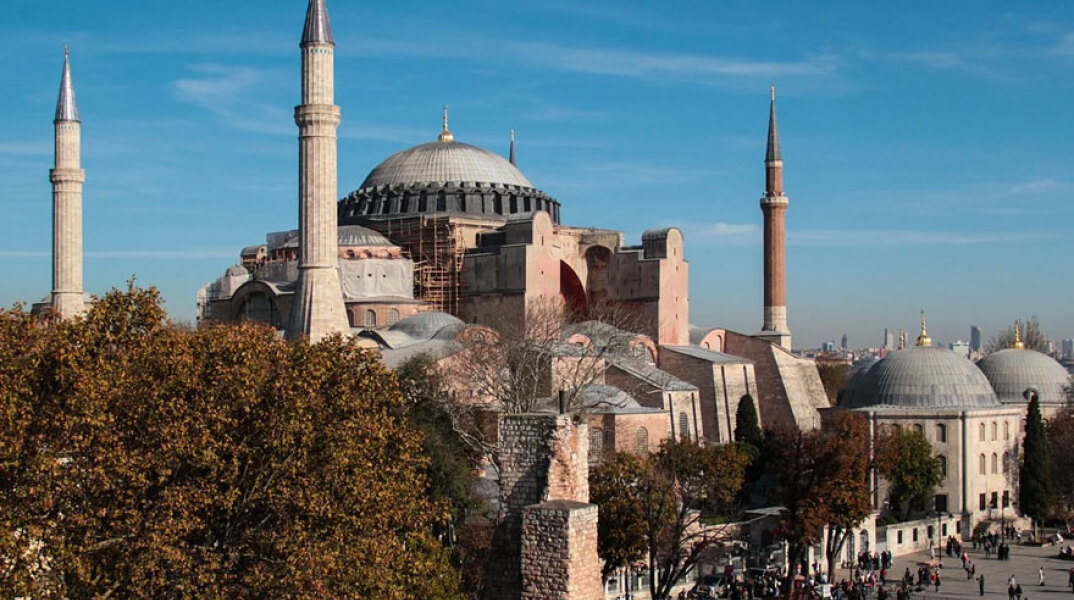 Θέση για την Αγία Σοφία πήρε η Γαλλία, ζητώντας να παραμείνει μουσείο και να μη μετατραπεί σε τζαμί