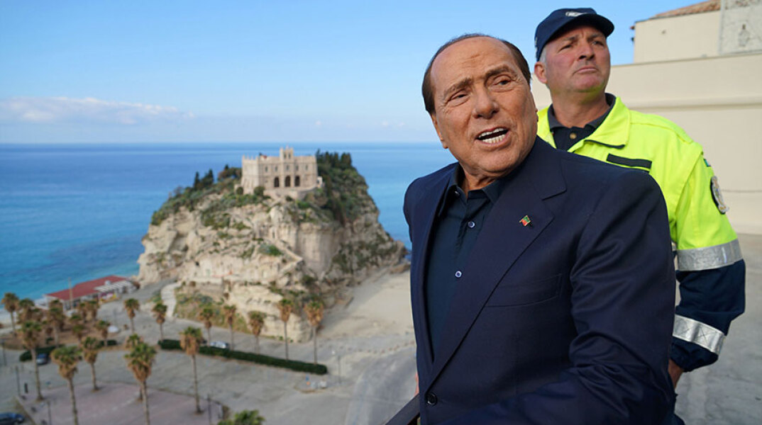 Ο Σίλβιο Μπερλουσκόνι δηλώνει έτοιμος να στηρίξει την κυβέρνηση Κόντε στην Ιταλία