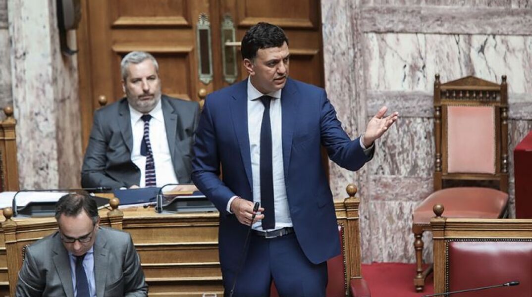 Ο υπουργός Υγείας Βασίλης Κικίλιας στη Βουλή