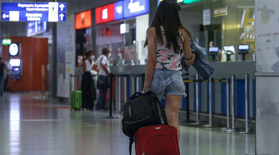 Μόλις δύο κρούσματα κορωνοϊού από τα τεστ στα ελληνικά αεροδρόμια που έγιναν σε επιβάτες πτήσεων του εξωτερικού