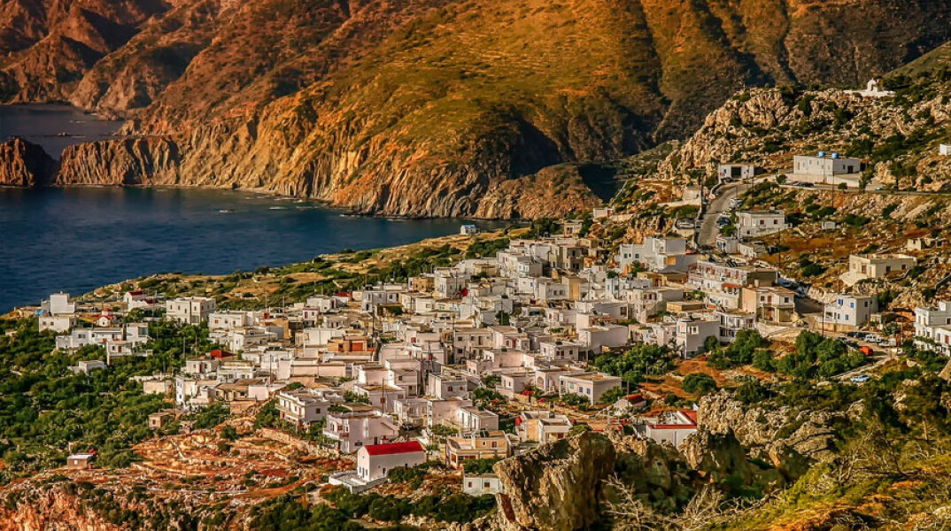 Επιβεβαιώθηκαν δύο νέα κρούσματα κορωνοϊού στην Κάρπαθο, με το νησί να βρίσκεται σε κατάσταση υγειονομικού συναγερμού