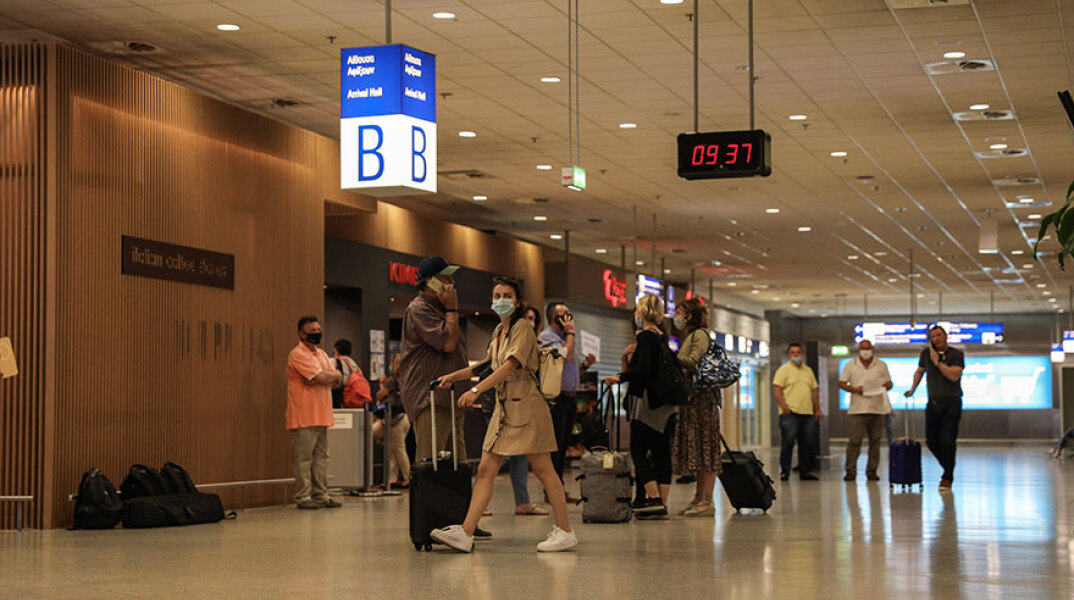 Από τα 28 νέα κρούσματα κορωνοϊού στην Ελλάδα, τα 13 ήταν σε πύλες εισόδου της χώρας