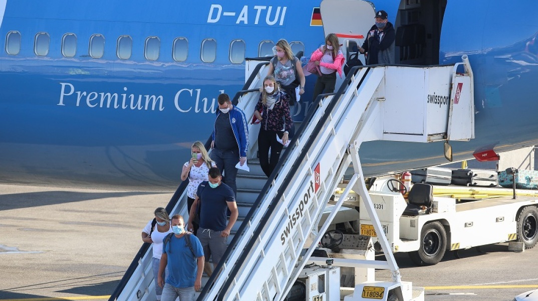 Η πρώτη πτήση με τουρίστες στην Κρήτη