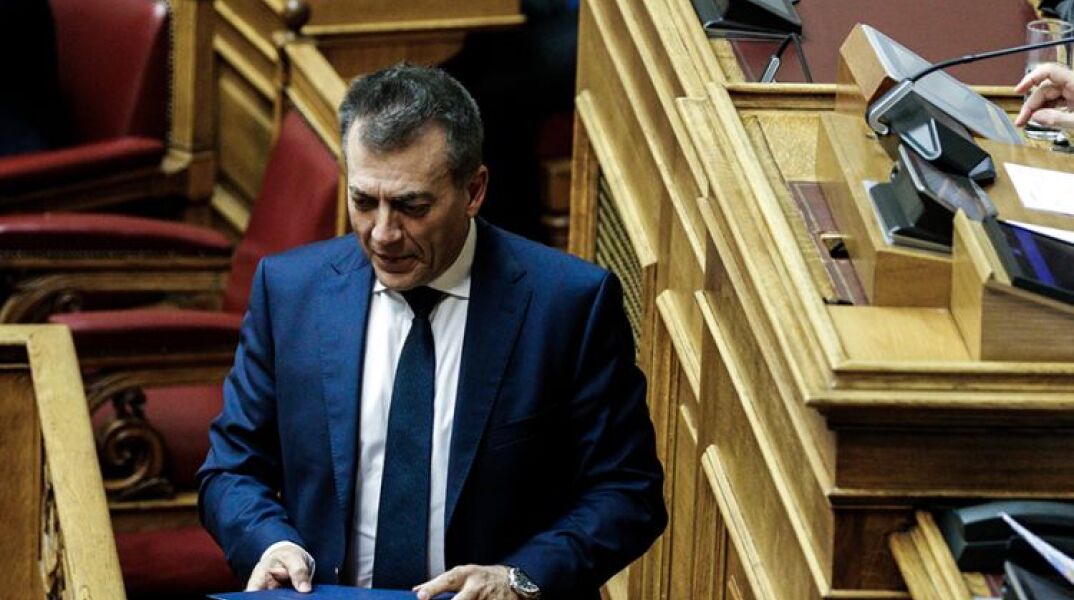 Γιάννης Βρούτσης 