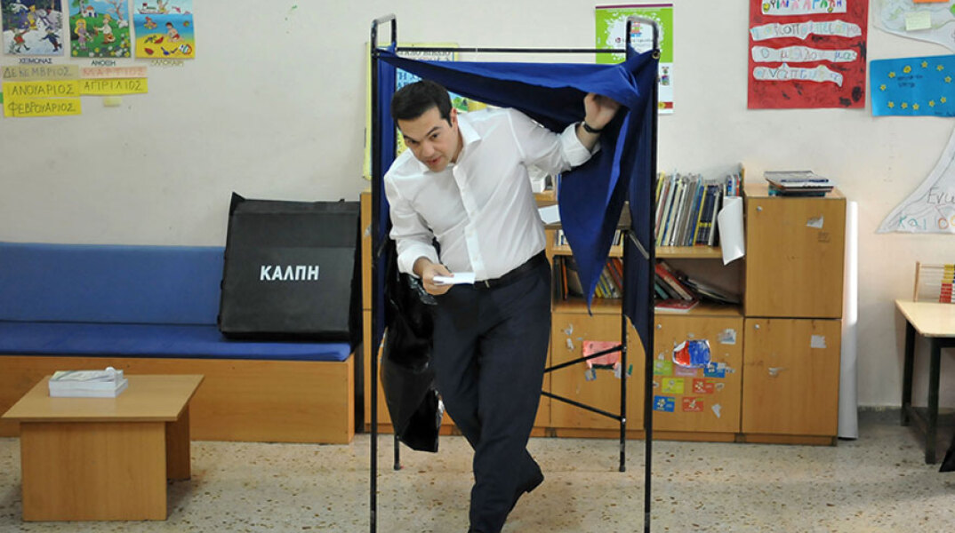 Σαν σήμερα 5 Ιουλίου, το 2015, το δημοψήφισμα για το τρίτο μνημόνιο από την κυβέρνηση ΣΥΡΙΖΑ, το οποίο είχε ανακοινώσει ο τότε πρωθυπουργός Αλέξης Τσίπρας