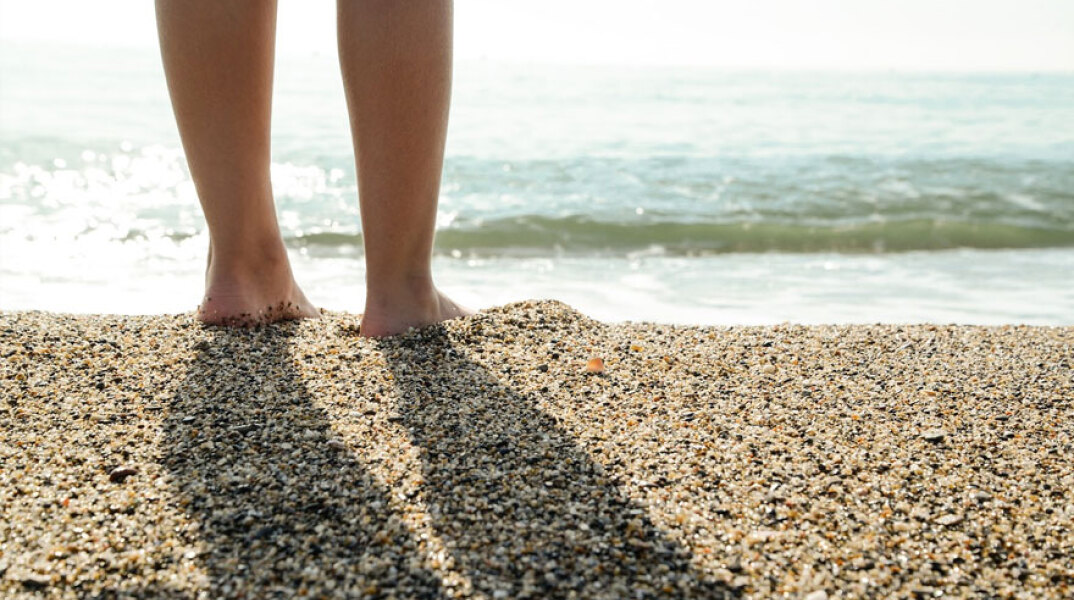 Γυμναστής στην Κρήτη έβγαζε φωτογραφίες παιδιά σε παραλία