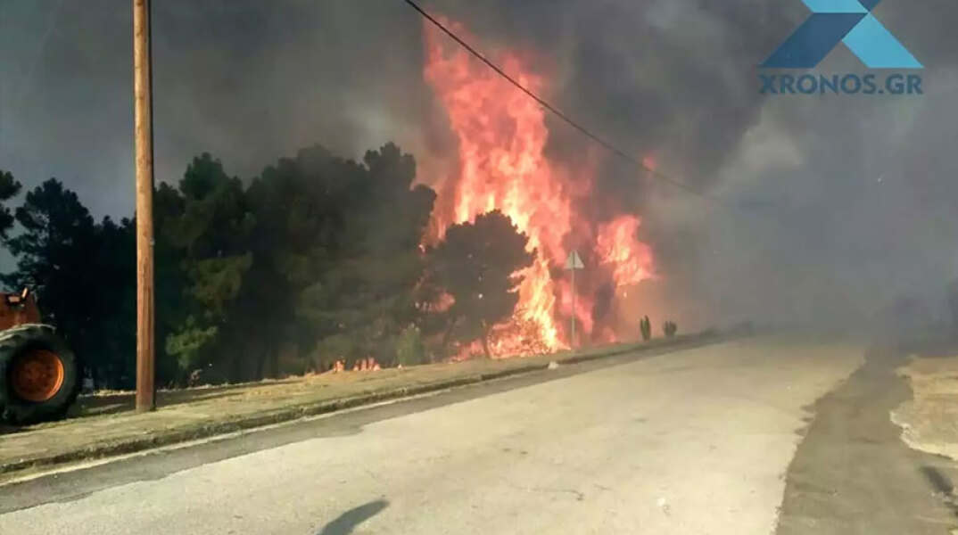 Μεγάλη φωτιά σε εξέλιξη στις Σάπες Ροδόπης - Εκκενώθηκε οικισμός