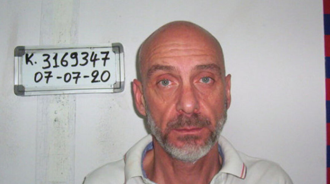 Ο 51χρονος δάσκαλος στην Ερέτρια που συνελήφθη για την αποπλάνηση της 14χρονης μαθήτριας